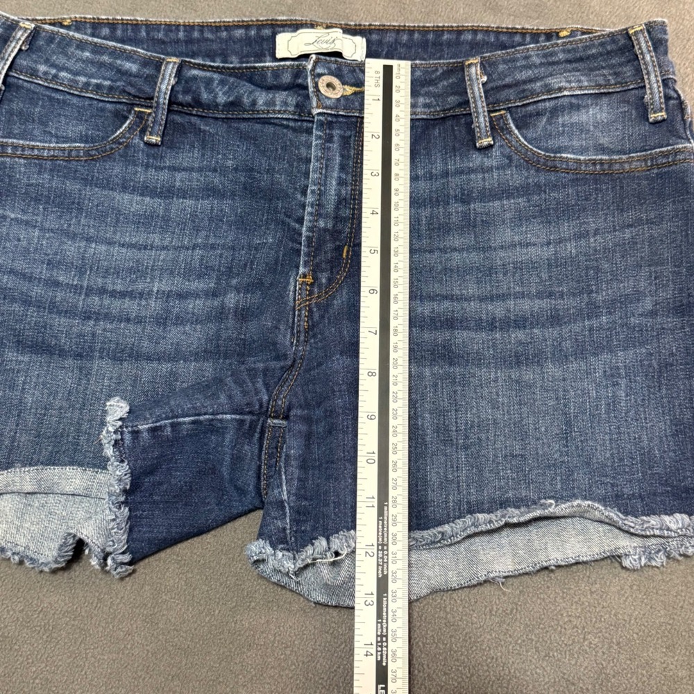 Levi's Cut Off Denim Shorts Mid Rise Frayed Hem Blue Size 14 - Picture 7 of 7